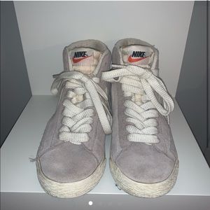 vintage nike sneakers